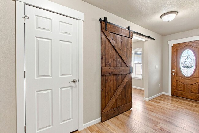 Building Photo - 7407 Turnbull Ct