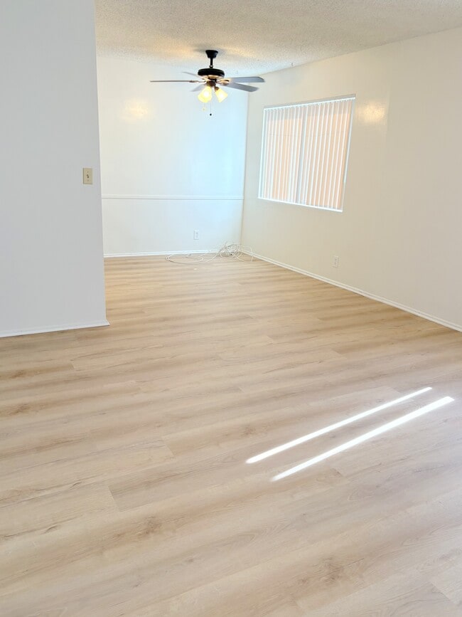 Building Photo - 1086 Springfield St