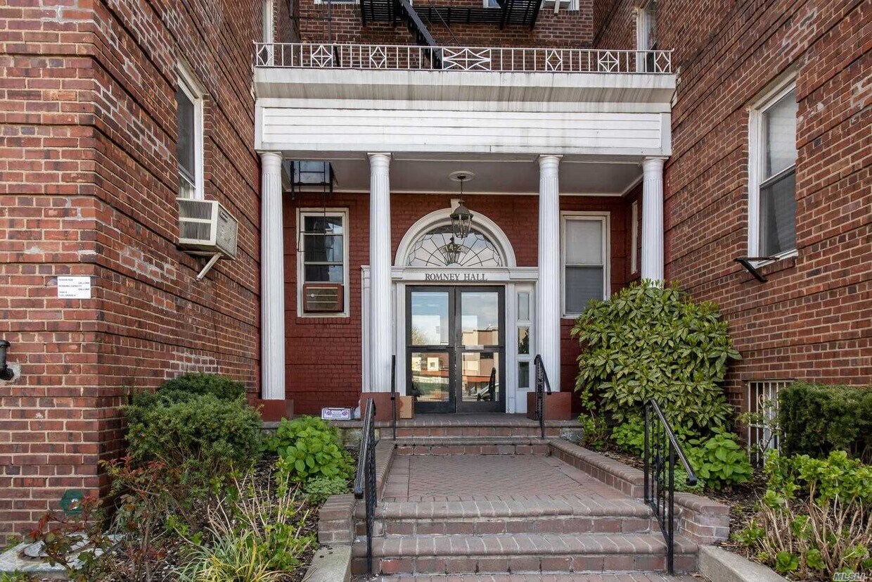 Foto principal - 114-20 Queens Blvd