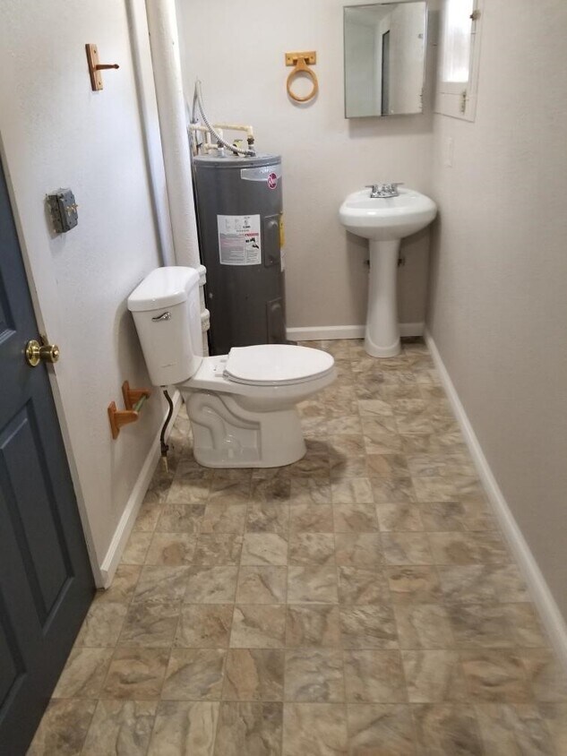 Foto del edificio - 653 Singleton Ct