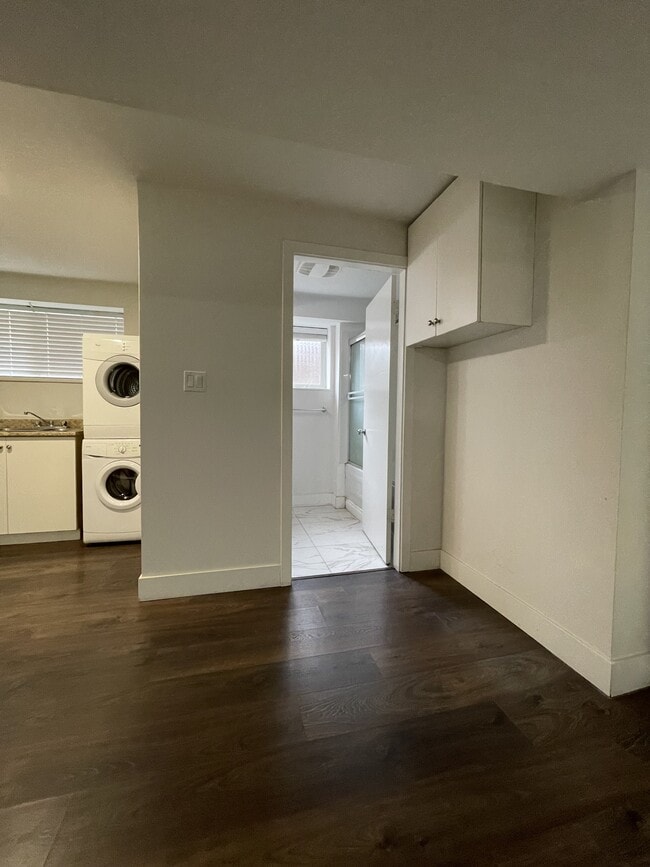 Building Photo - 33188 Brundige Ave