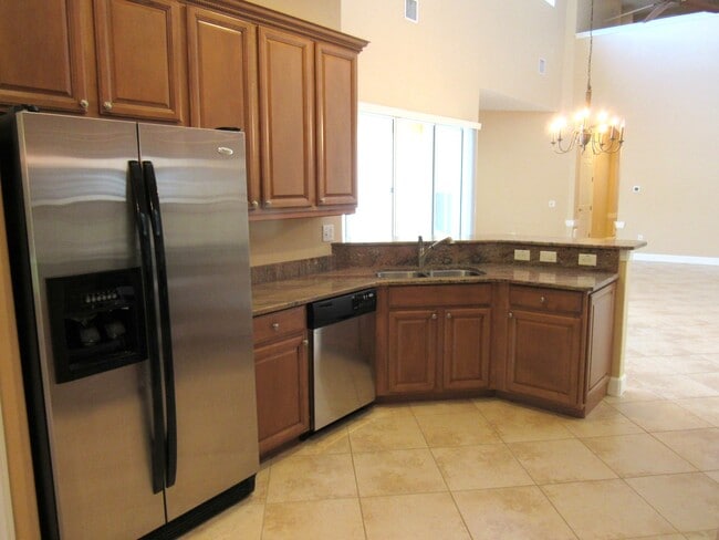 kitchen - 3435 Torre Blvd
