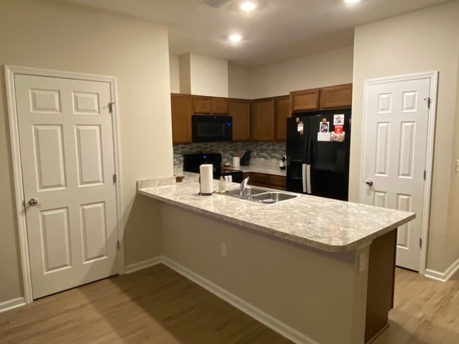 Building Photo - 183 Silver Fern Dr