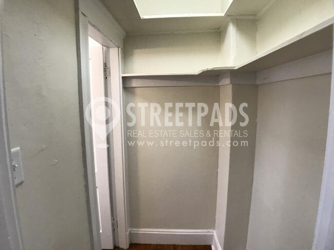 Foto del edificio - 1 bedroom in Boston MA 02215
