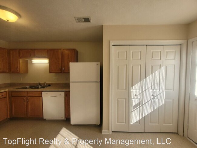 Building Photo - 2 br, 1.5 bath Apartment - 1205 Ash Ridge ...