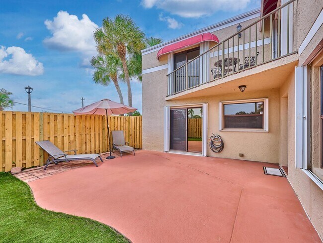 Foto del edificio - 4075 Village Dr