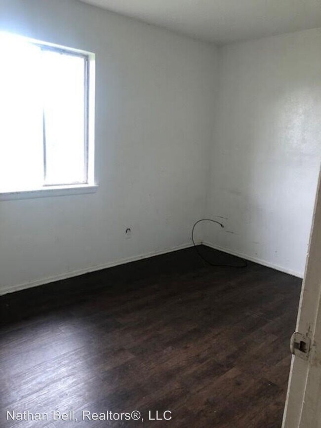 Building Photo - 4 br, 1.5 bath House - 2100 Wimberly Dr
