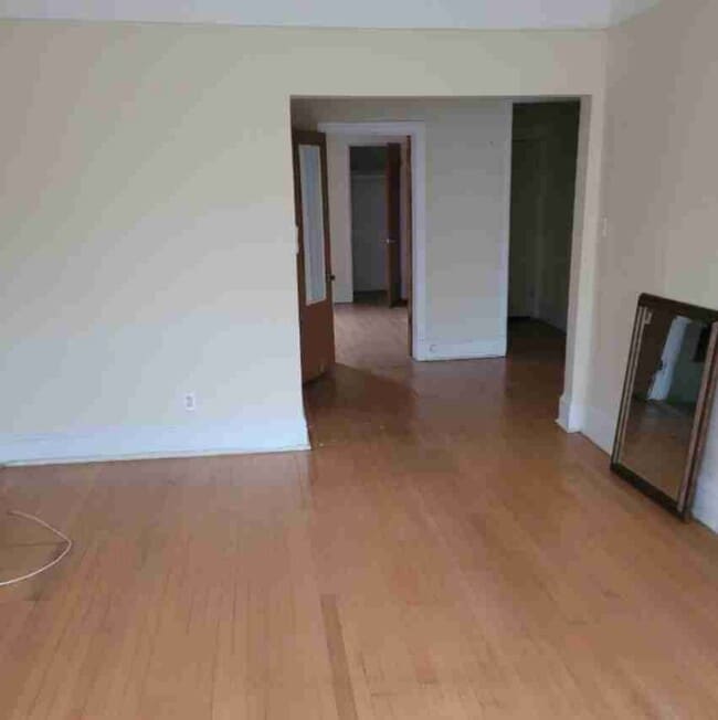 Photo - 4319 S Michigan Ave (Chicago, IL) Apartment