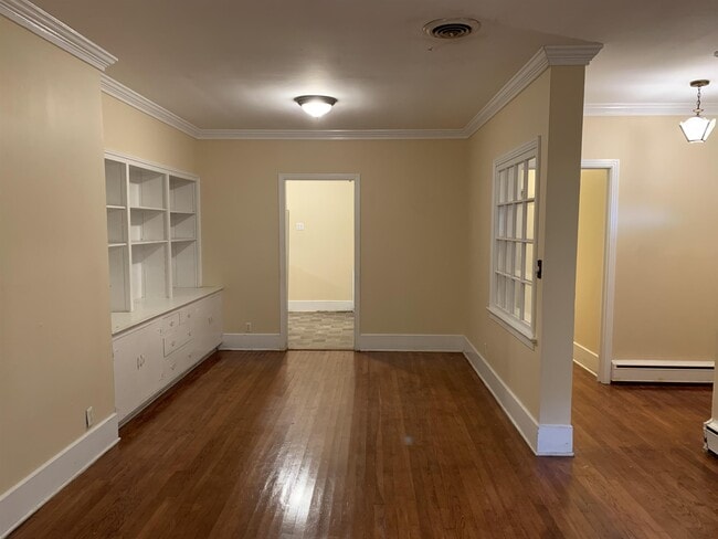 Building Photo - 304 S Brundidge St