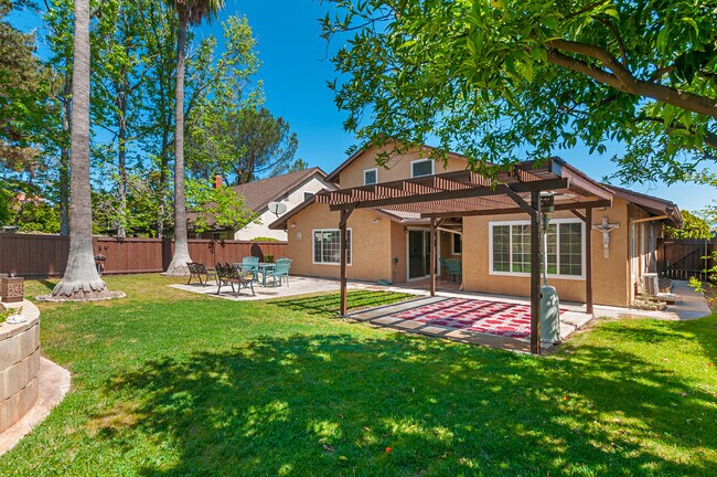 Building Photo - 11561 Duenda Rd
