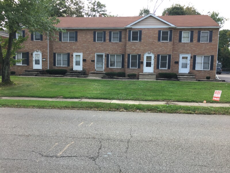 Primary Photo - 58 N Pershing Ave