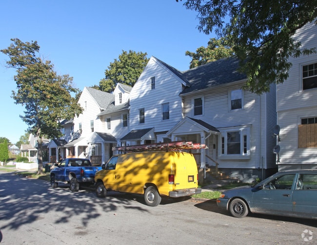 Building Photo - 120-128 Lenox St