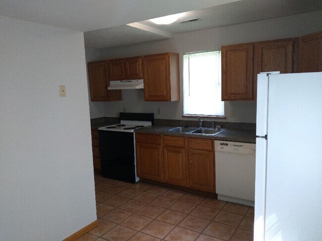 Cocina - 107 Chestnut St