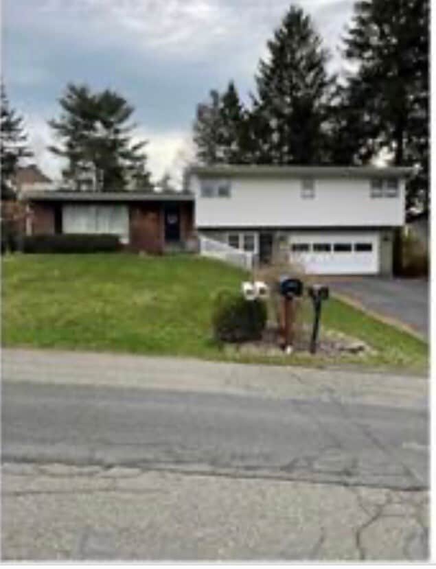 Building Photo - 425 E Benita Blvd