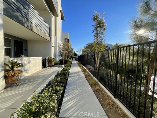 Building Photo - 9366 Solaire Pl