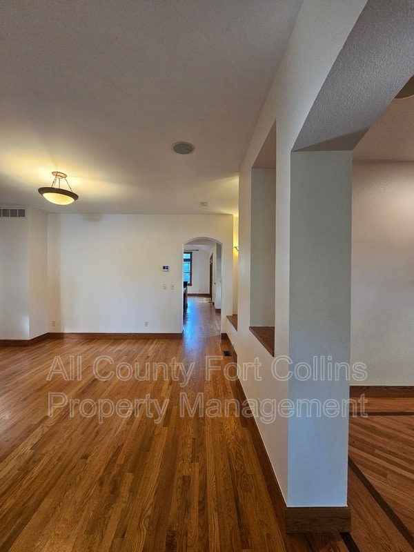 Building Photo - 1117 W Oak St