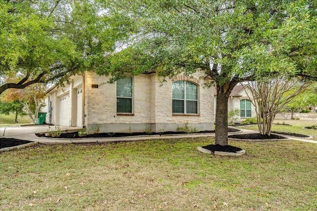 Building Photo - 208 Tom Sawyer Rd