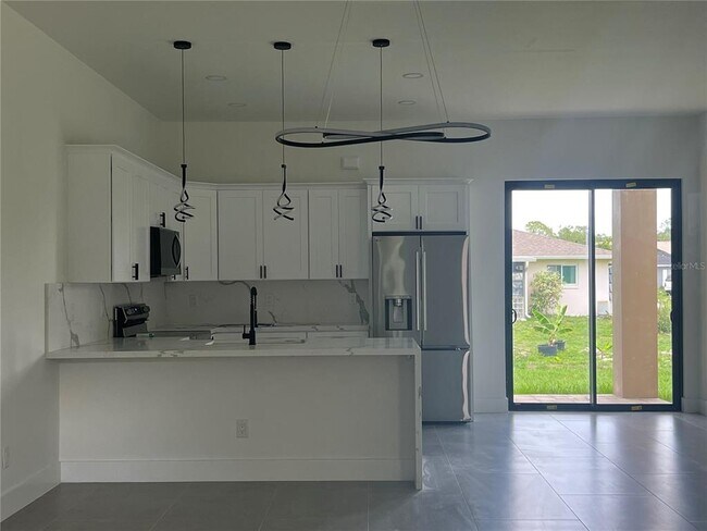 Foto del edificio - 21492 Dollard Ave