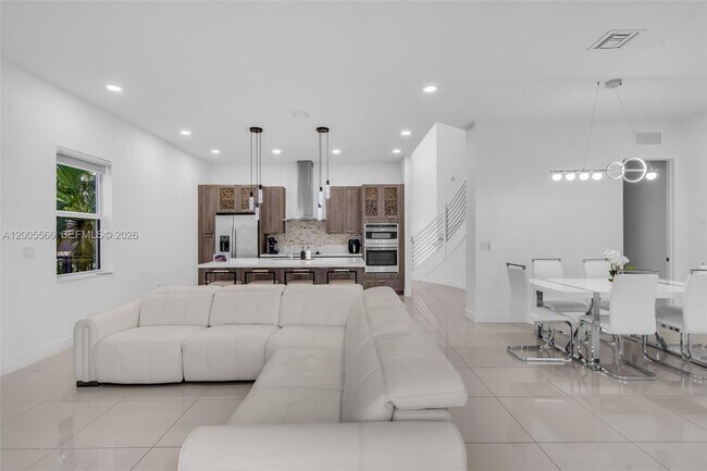 Building Photo - 15540 NW 88th Ave