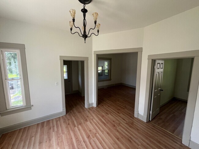 Foto del edificio - New Listing !!!
