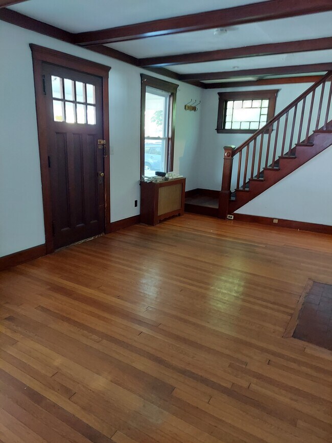 Foto del edificio - 109 Bellevue Rd