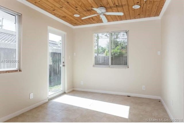 Foto del edificio - 813 NW 9th Ave