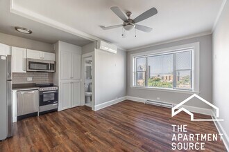 Building Photo - 817 W Lakeside Pl