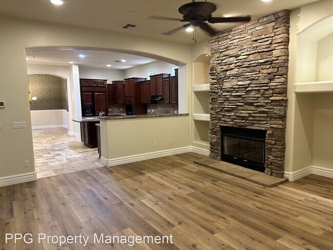 Foto del edificio - 4 br, 3.5 bath House - 12402 W Morning Vis...