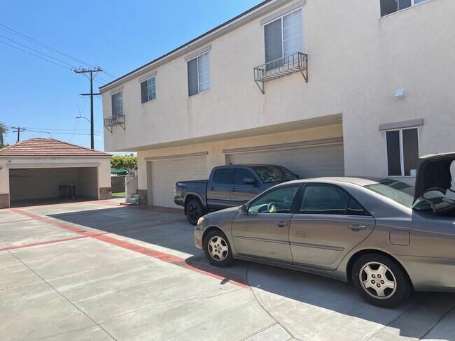 Building Photo - 11855 Sproul St