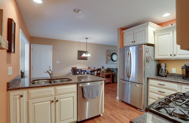 Foto del edificio - 1712 Stratford Dr