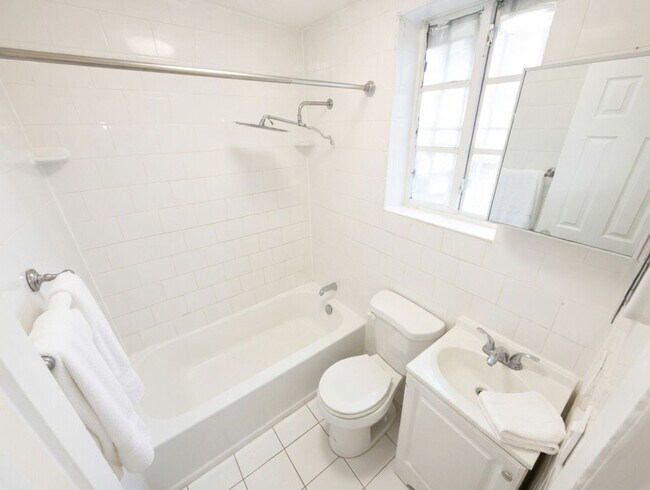 Foto del edificio - 8013 NW 10th Ct