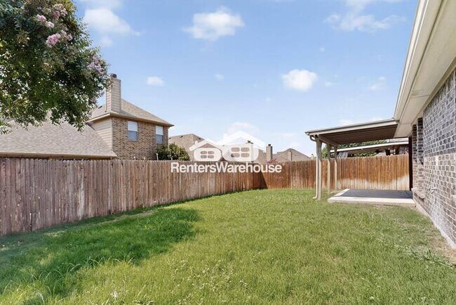 Foto del edificio - Great Location and Fully Refreshed Move In...