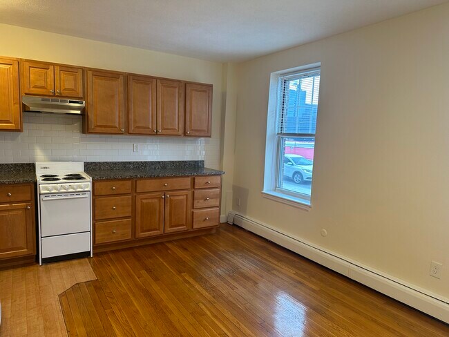 Foto del edificio - 168 N Beacon St