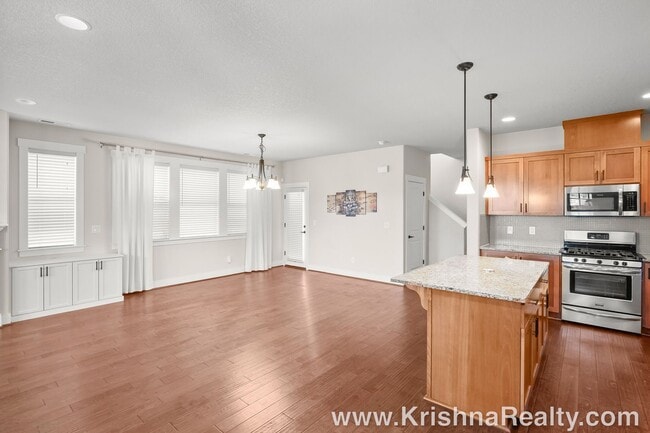 Building Photo - Gorgeous 4 BD* 2.5 BA* Single Family Home In Sherwood Features Spectacular layout*