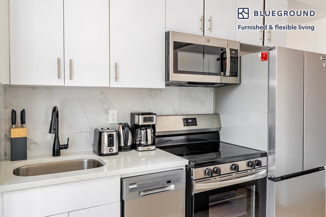 Foto del edificio - 161 W 54th St