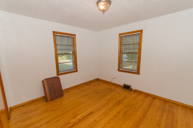 Foto del edificio - 3 bedroom, 2 bath home located in Green Ac...