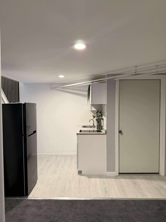 Building Photo - 265 Dunbar Hill Rd