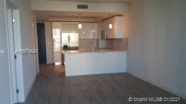 Foto del edificio - 999 SW 1st Ave