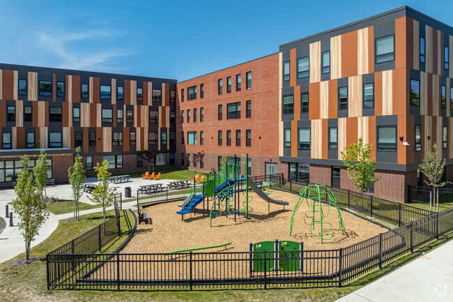 Woodhill Station West - Apartments in Cleveland, OH | Apartments.com