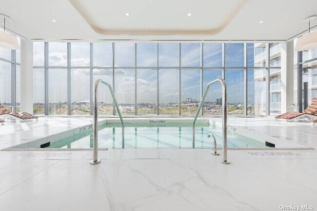 Foto del edificio - 131-03 40th Rd