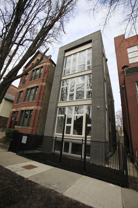 Foto del edificio - 1029 N Winchester Ave