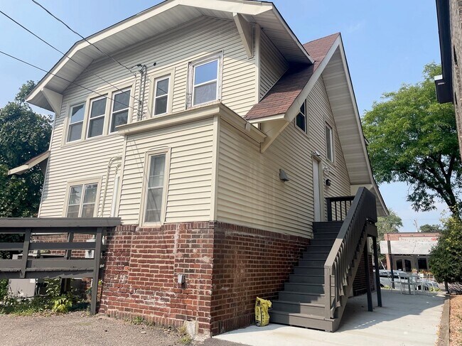 Building Photo - 770 Grand Ave