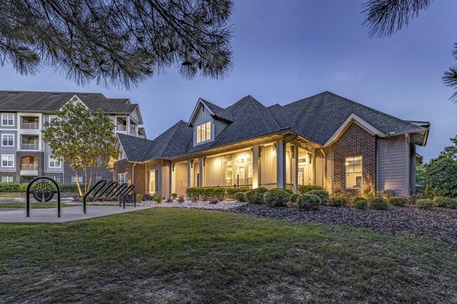 Building Photo - Vestavia Reserve
