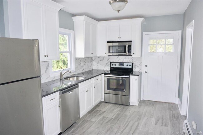 Foto del edificio - 15 Crofut Pl