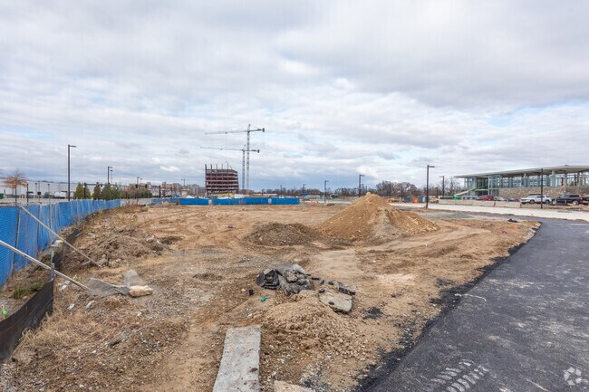 Building Photo - Block 20