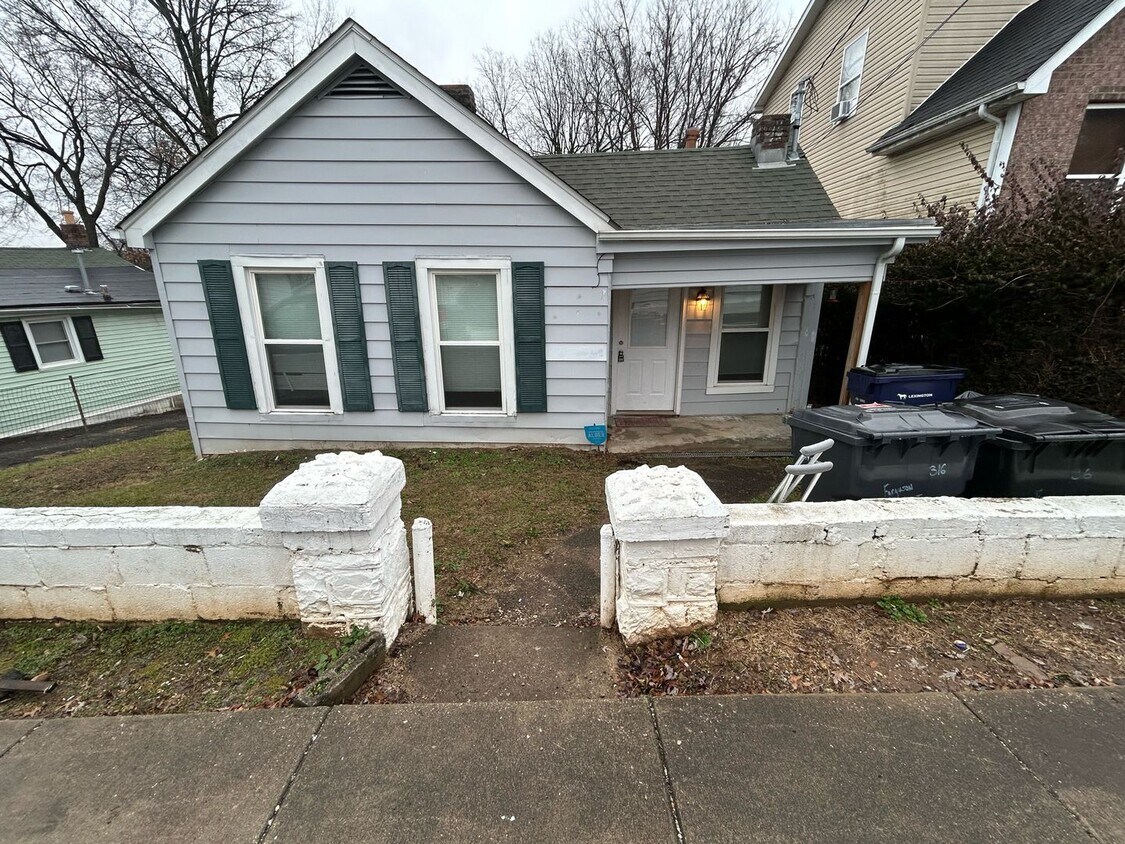 Primary Photo - 316 Ferguson St