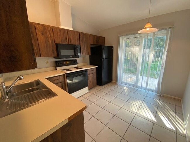 Building Photo - 12230 Eastcove Dr
