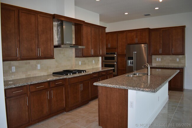 Building Photo - 8865 Kingsmoor Wy