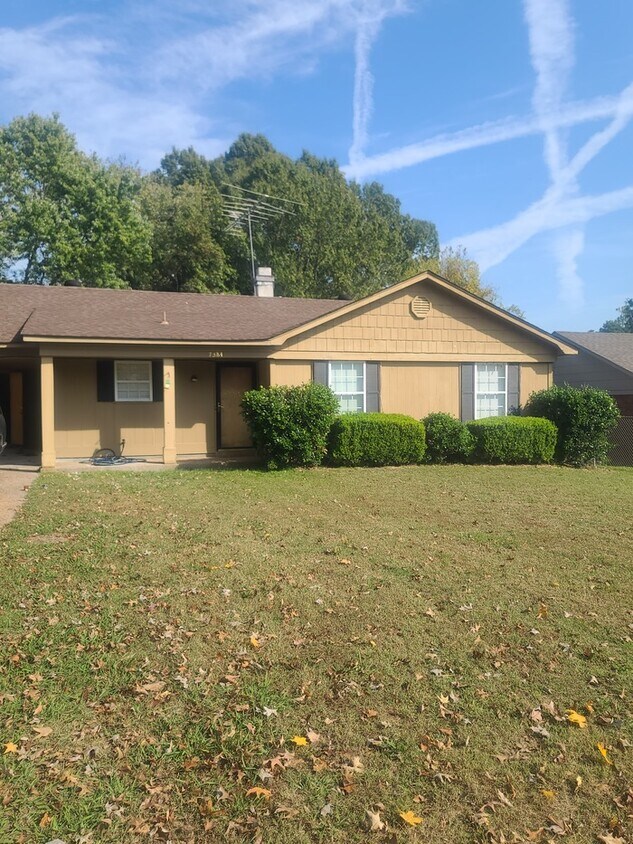 Primary Photo - 7384 Eastover Dr