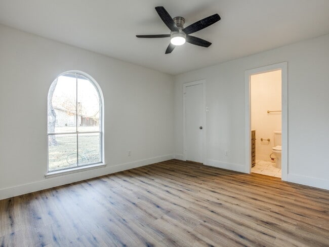 Building Photo - 326 Wildbriar Dr